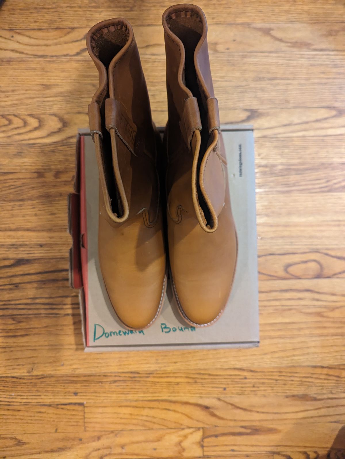 Photo by OnMyFeet on October 1, 2023 of the Red Wing Pecos in Unknown Leather.