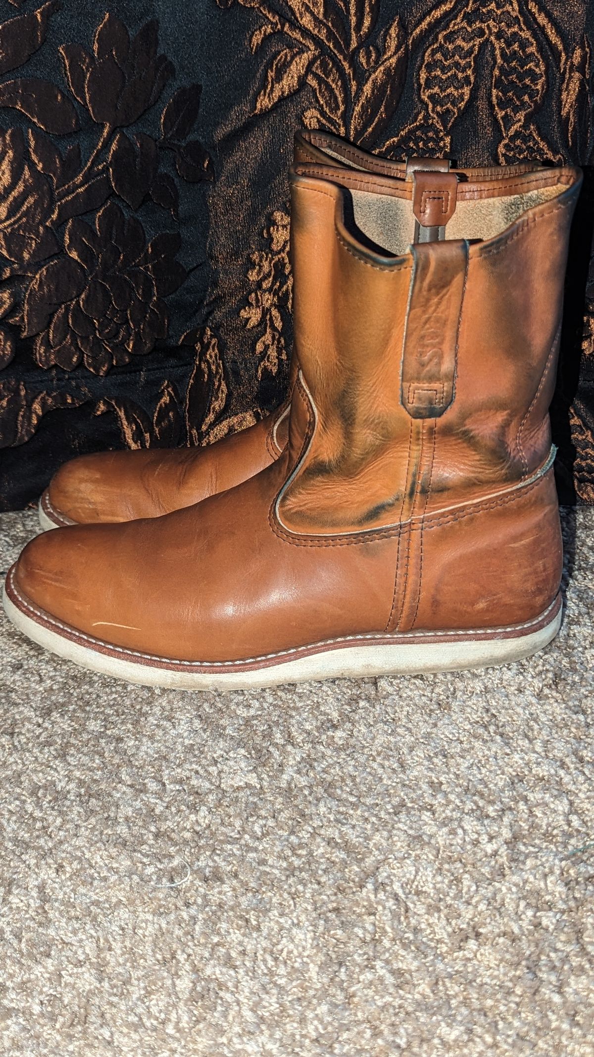 Photo by OnMyFeet on January 2, 2024 of the Red Wing Pecos in Unknown Leather.