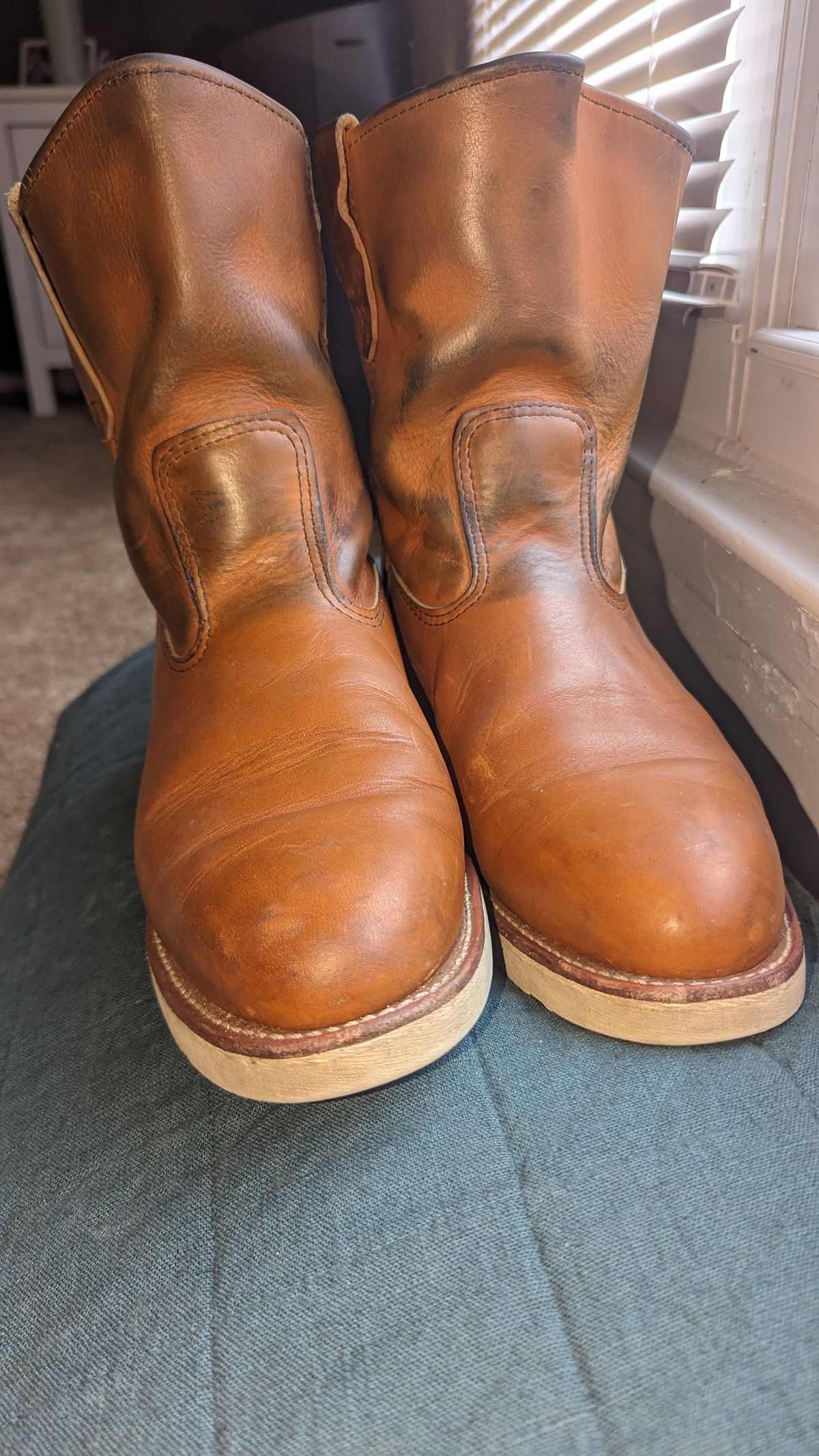 Photo by OnMyFeet on March 5, 2024 of the Red Wing Pecos in Unknown Leather.