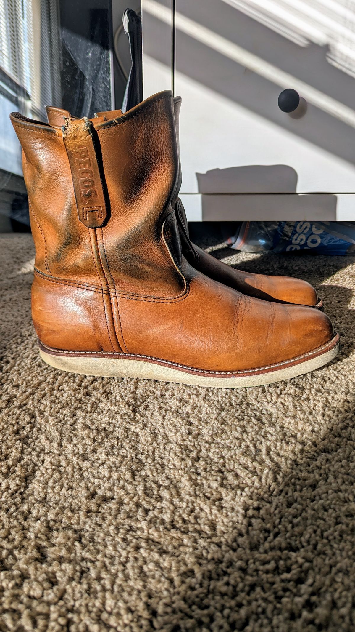 Photo by OnMyFeet on April 5, 2024 of the Red Wing Pecos in Unknown Leather.