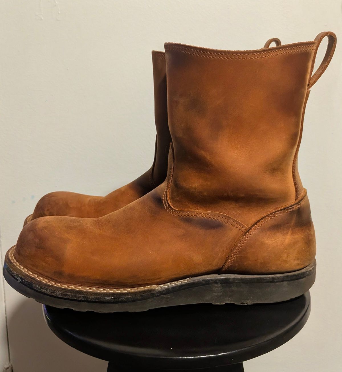 Photo by OnMyFeet on December 6, 2025 of the Nicks Wellington in Seidel WeatherShield Brown.
