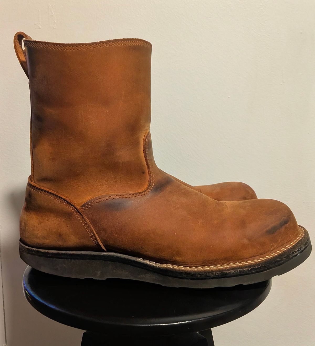 Photo by OnMyFeet on December 6, 2025 of the Nicks Wellington in Seidel WeatherShield Brown.