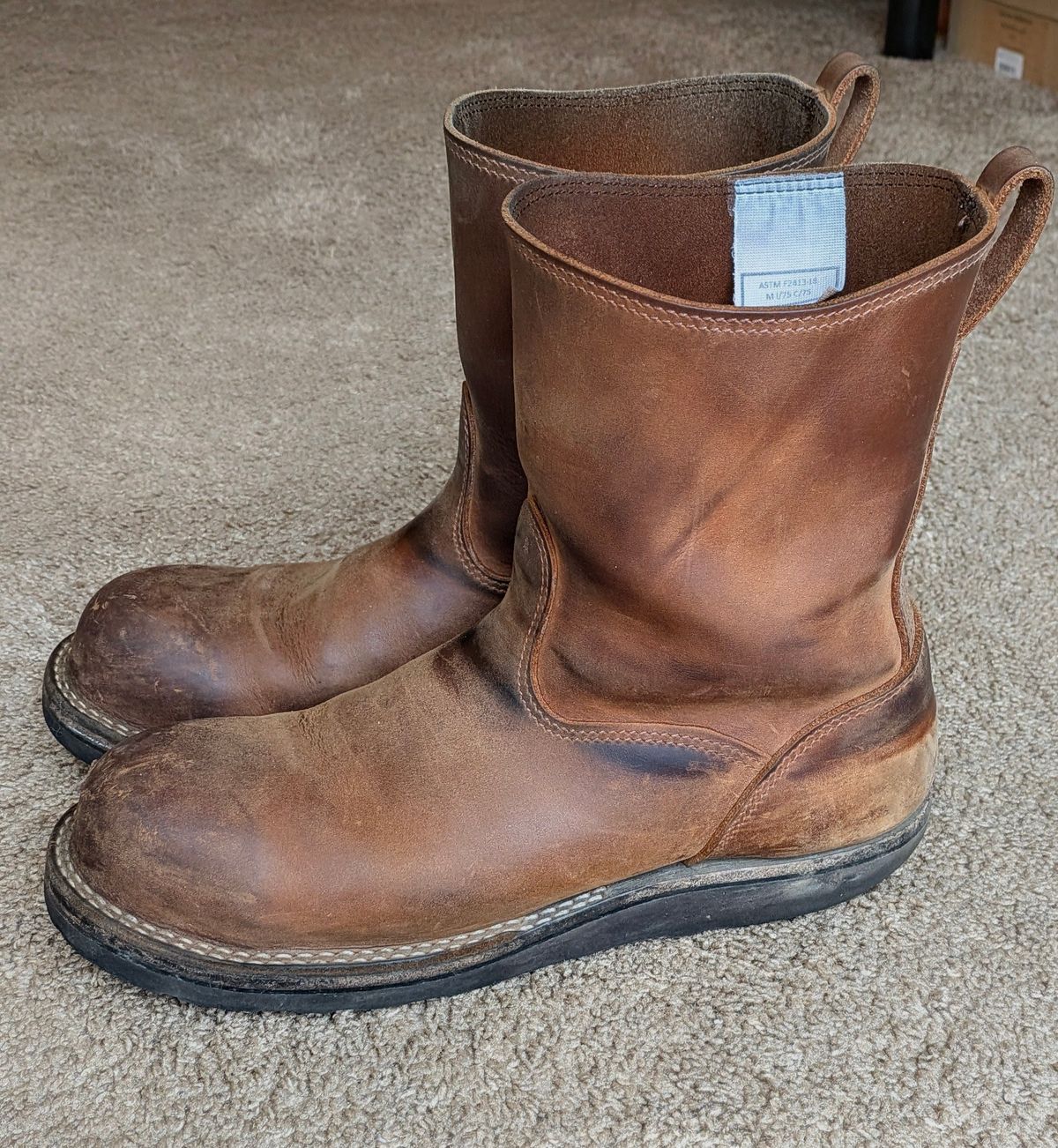 Photo by OnMyFeet on April 4, 2026 of the Nicks Wellington in Seidel WeatherShield Brown.