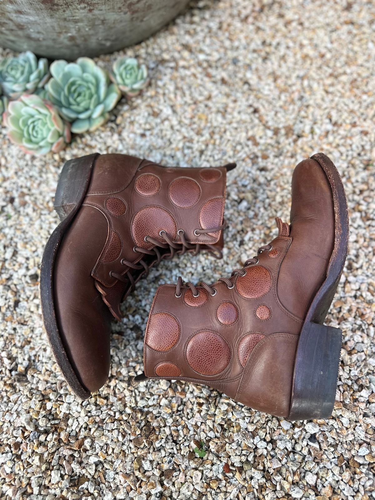 Photo by m.miel on February 5, 2025 of the Maya Miel Packer in S.B. Foot Unknown Leather.