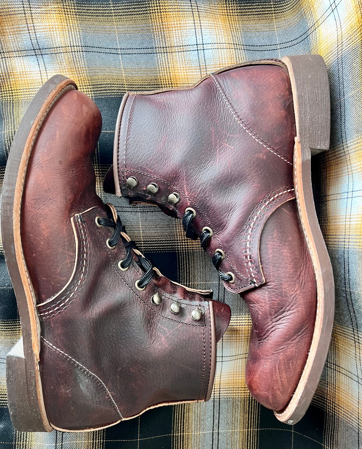 Photo by Motojet81 on January 5, 2024 of the Red Wing Blacksmith in S.B. Foot Briar Oil Slick.