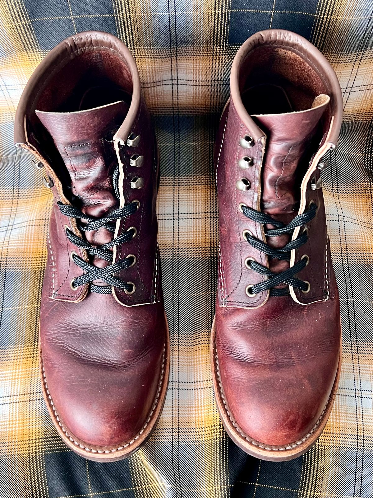 Photo by Motojet81 on January 5, 2024 of the Red Wing Blacksmith in S.B. Foot Briar Oil Slick.