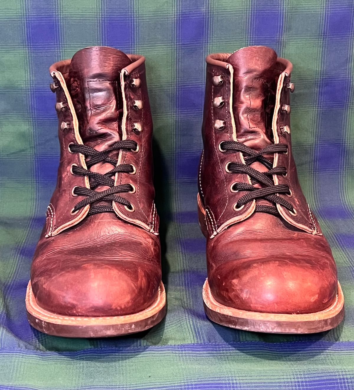 Photo by Motojet81 on February 5, 2024 of the Red Wing Blacksmith in S.B. Foot Briar Oil Slick.