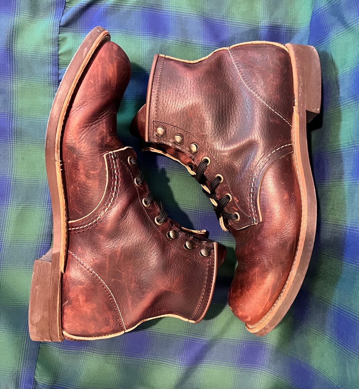 Photo by Motojet81 on February 5, 2024 of the Red Wing Blacksmith in S.B. Foot Briar Oil Slick.