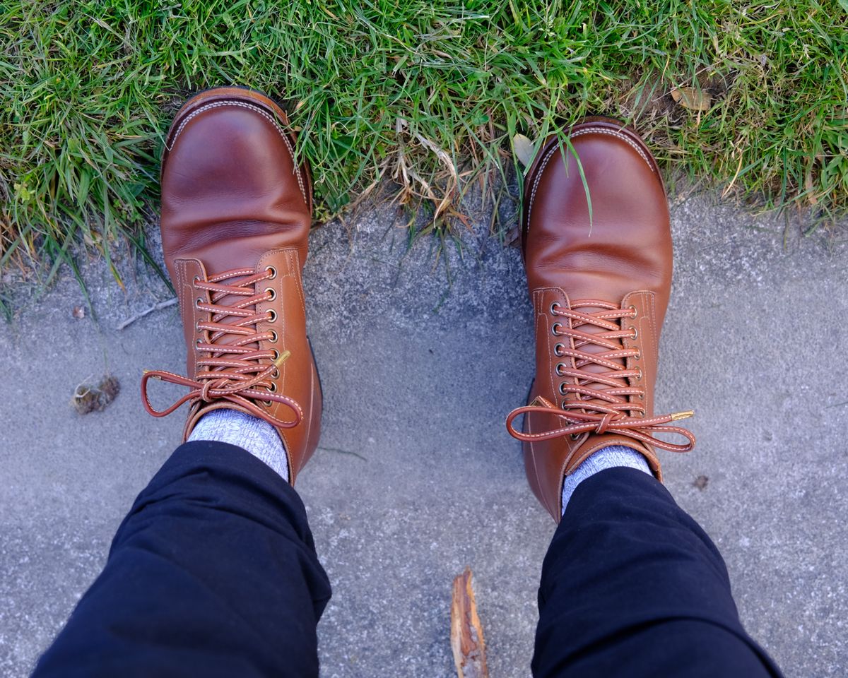 Photo by chrisunfocused on November 5, 2023 of the Viberg Service Boot in Tempesti Elbamatt Mogano Liscio.