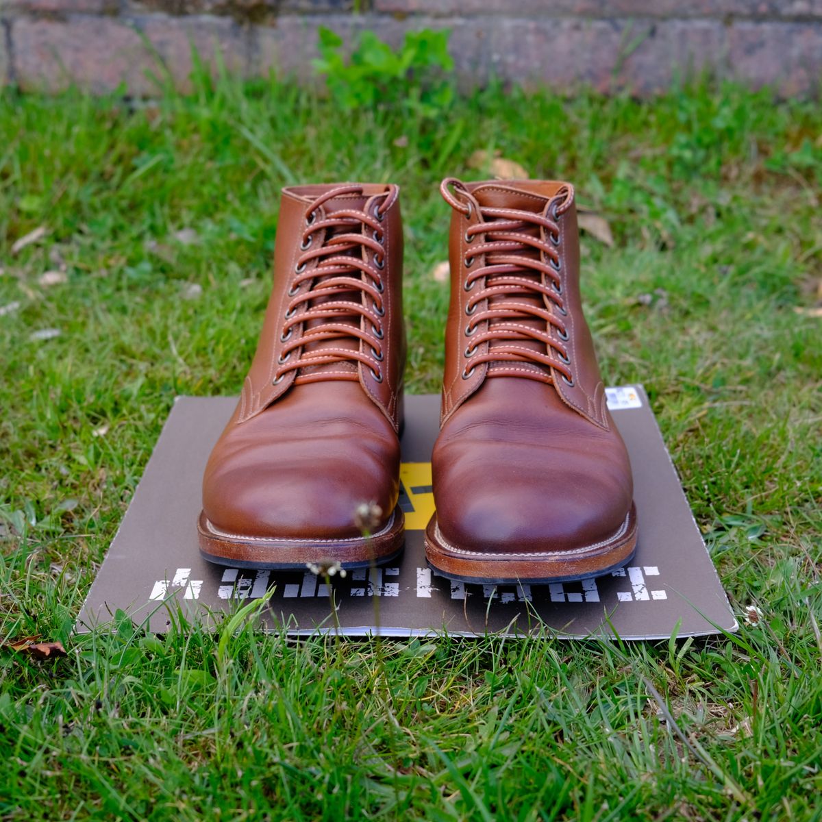 Photo by chrisunfocused on November 5, 2023 of the Viberg Service Boot in Tempesti Elbamatt Mogano Liscio.