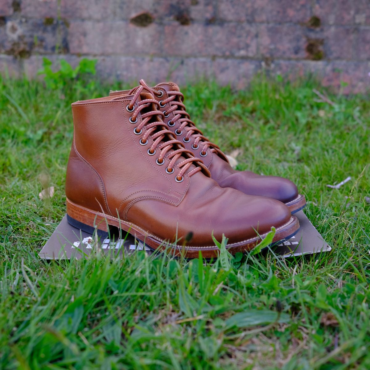 Photo by chrisunfocused on November 5, 2023 of the Viberg Service Boot in Tempesti Elbamatt Mogano Liscio.