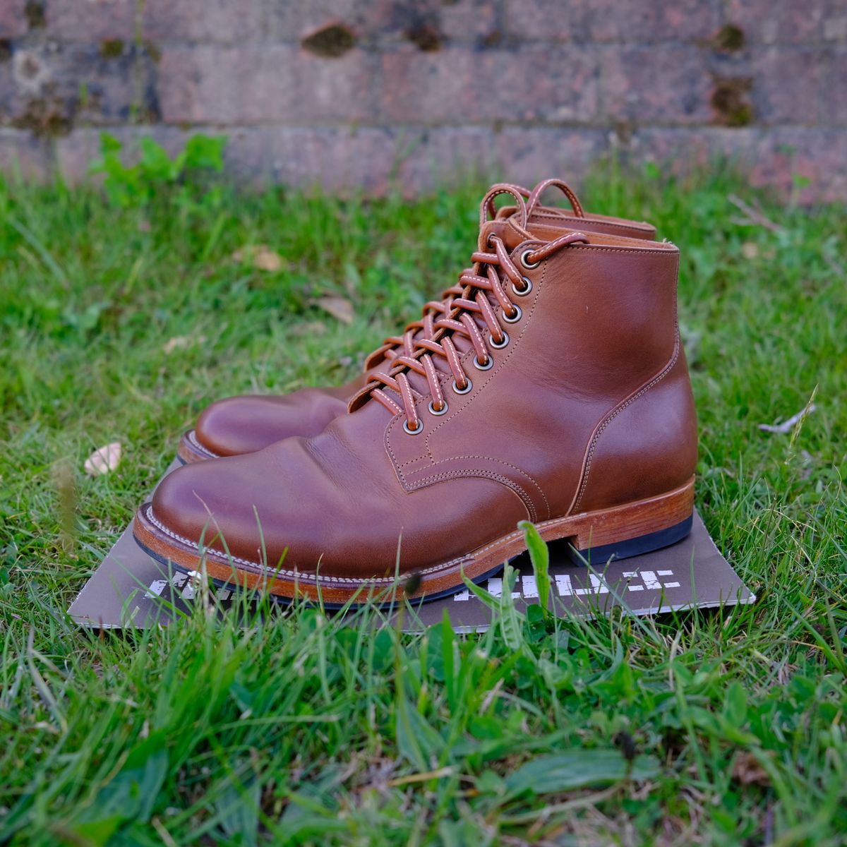 Photo by chrisunfocused on November 5, 2023 of the Viberg Service Boot in Tempesti Elbamatt Mogano Liscio.