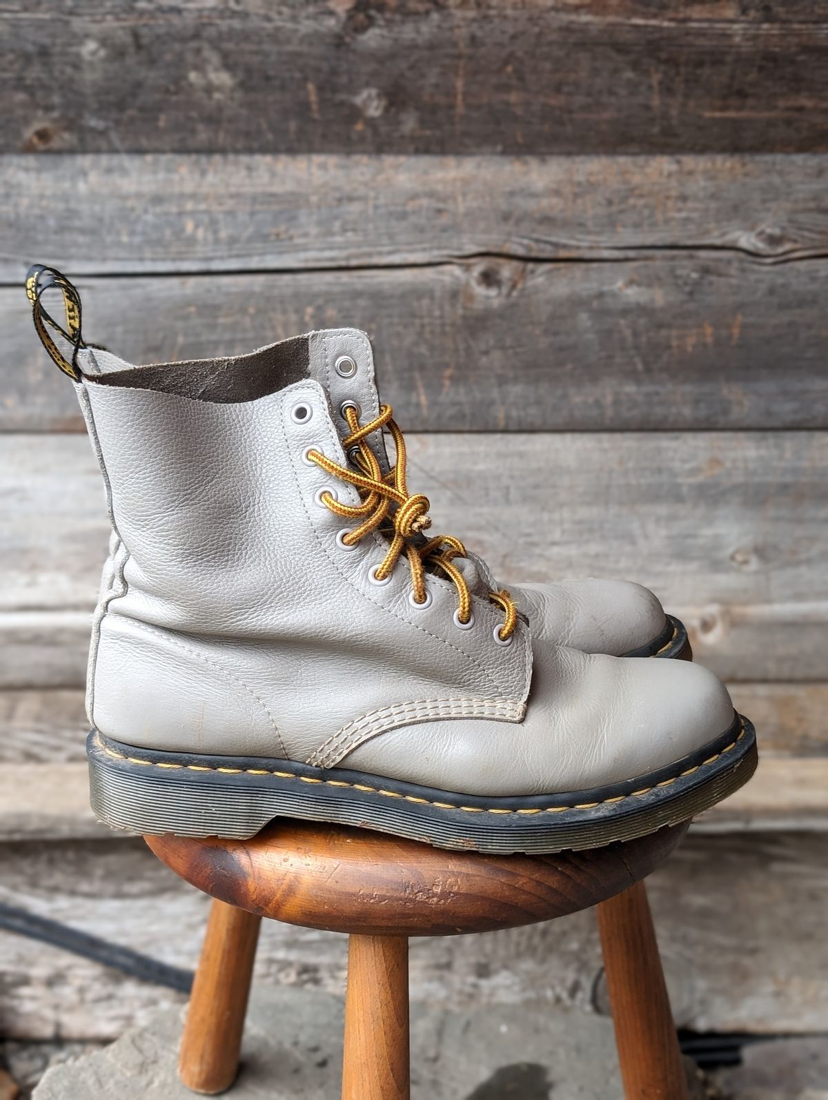 Photo by Armond_Tanzarian on November 4, 2023 of the Dr. Martens 1460 Pascal Made In England in Zinc Grey Virginia.