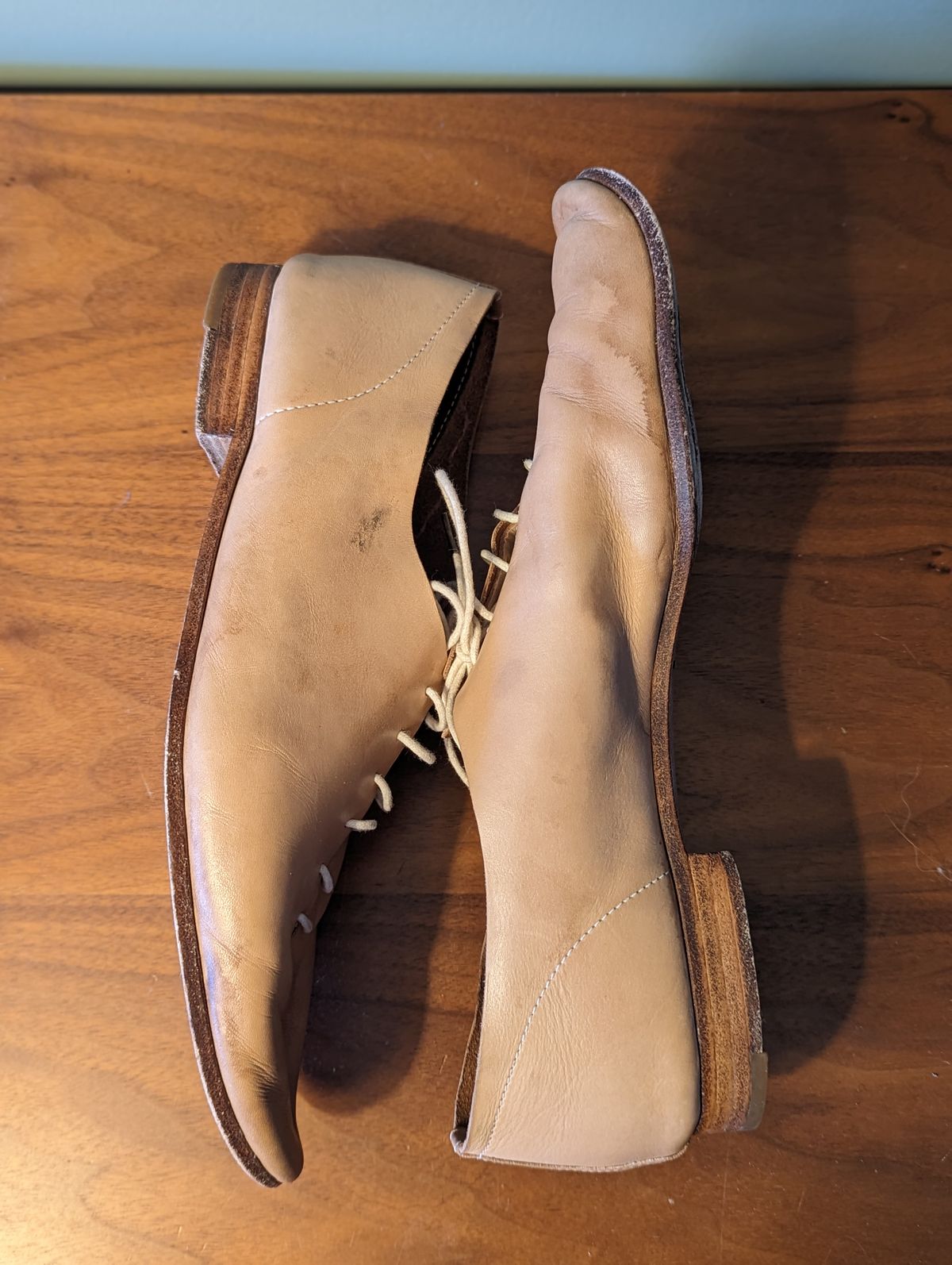 Photo by Armond_Tanzarian on February 5, 2023 of the Hender Scheme Unlisted Model in Natural Veg-Tanned Cowhide.