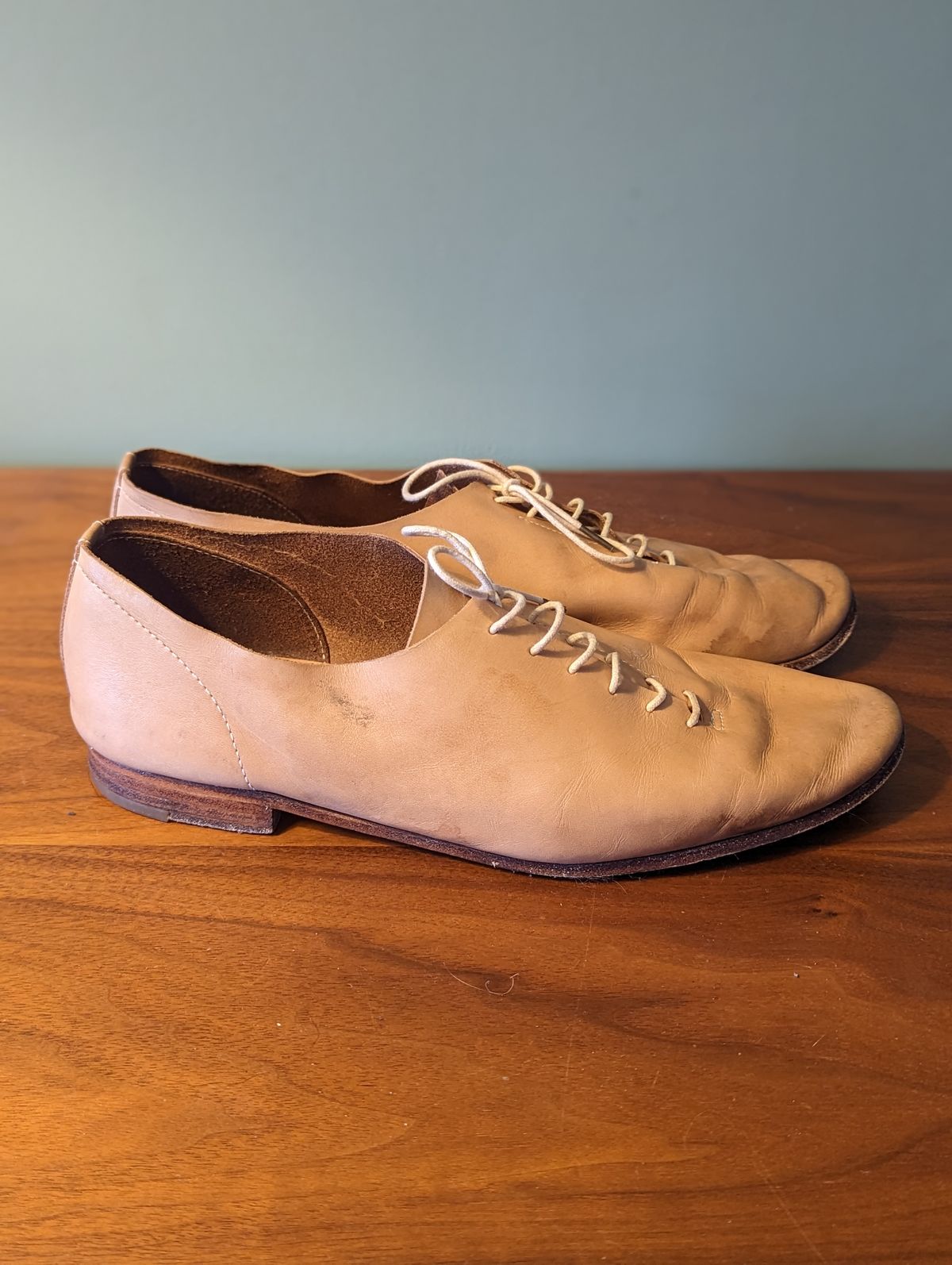 Photo by Armond_Tanzarian on February 5, 2023 of the Hender Scheme Unlisted Model in Natural Veg-Tanned Cowhide.