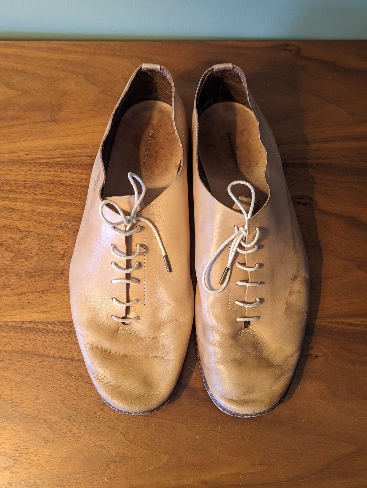 Photo by Armond_Tanzarian on February 5, 2023 of the Hender Scheme Unlisted Model in Natural Veg-Tanned Cowhide.