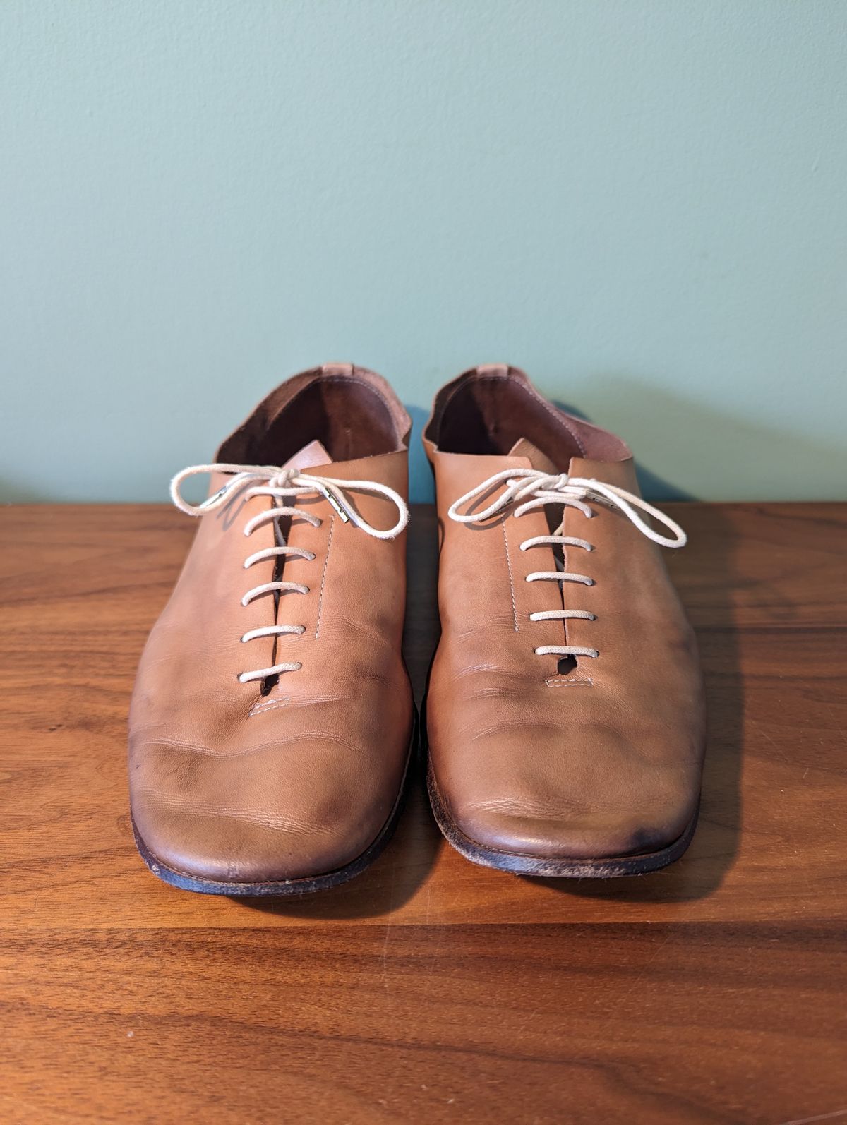 Photo by Armond_Tanzarian on April 2, 2023 of the Hender Scheme Unlisted Model in Natural Veg-Tanned Cowhide.