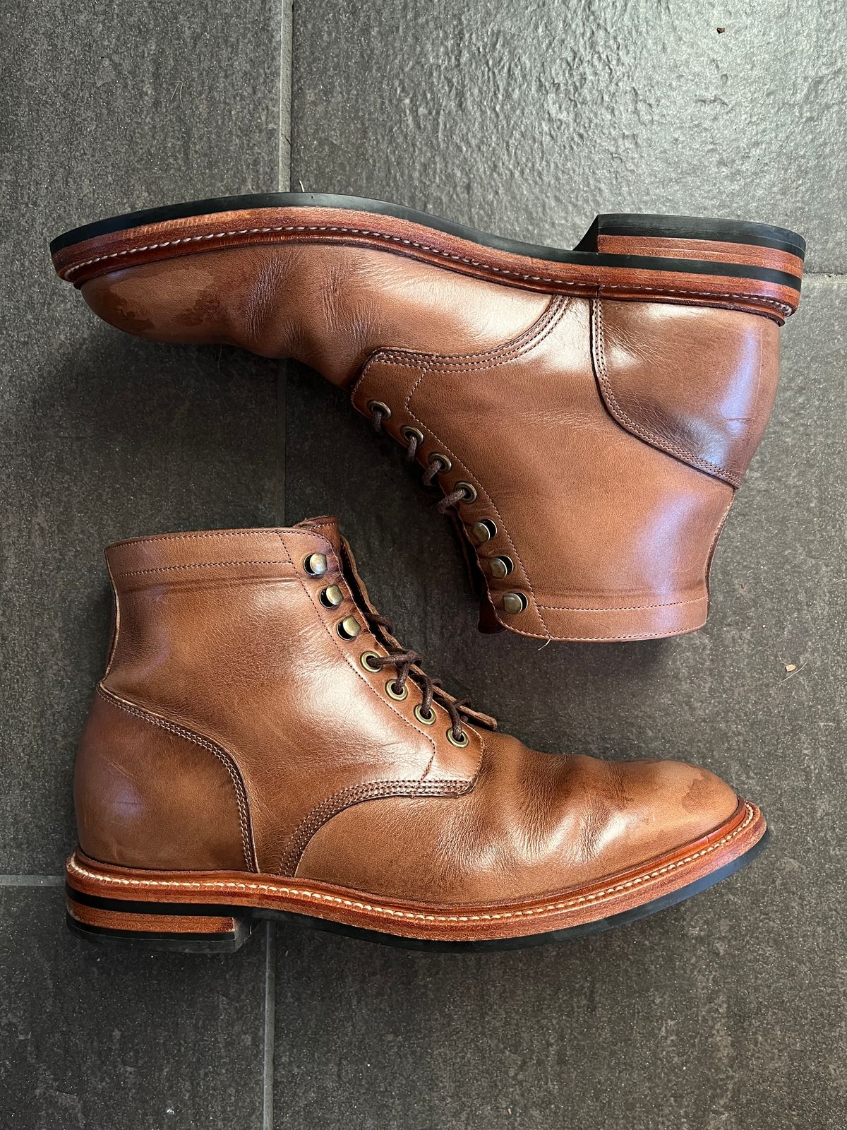 Photo by broadwing_ on December 20, 2023 of the Grant Stone Diesel Boot in Horween Dune Chromexcel.