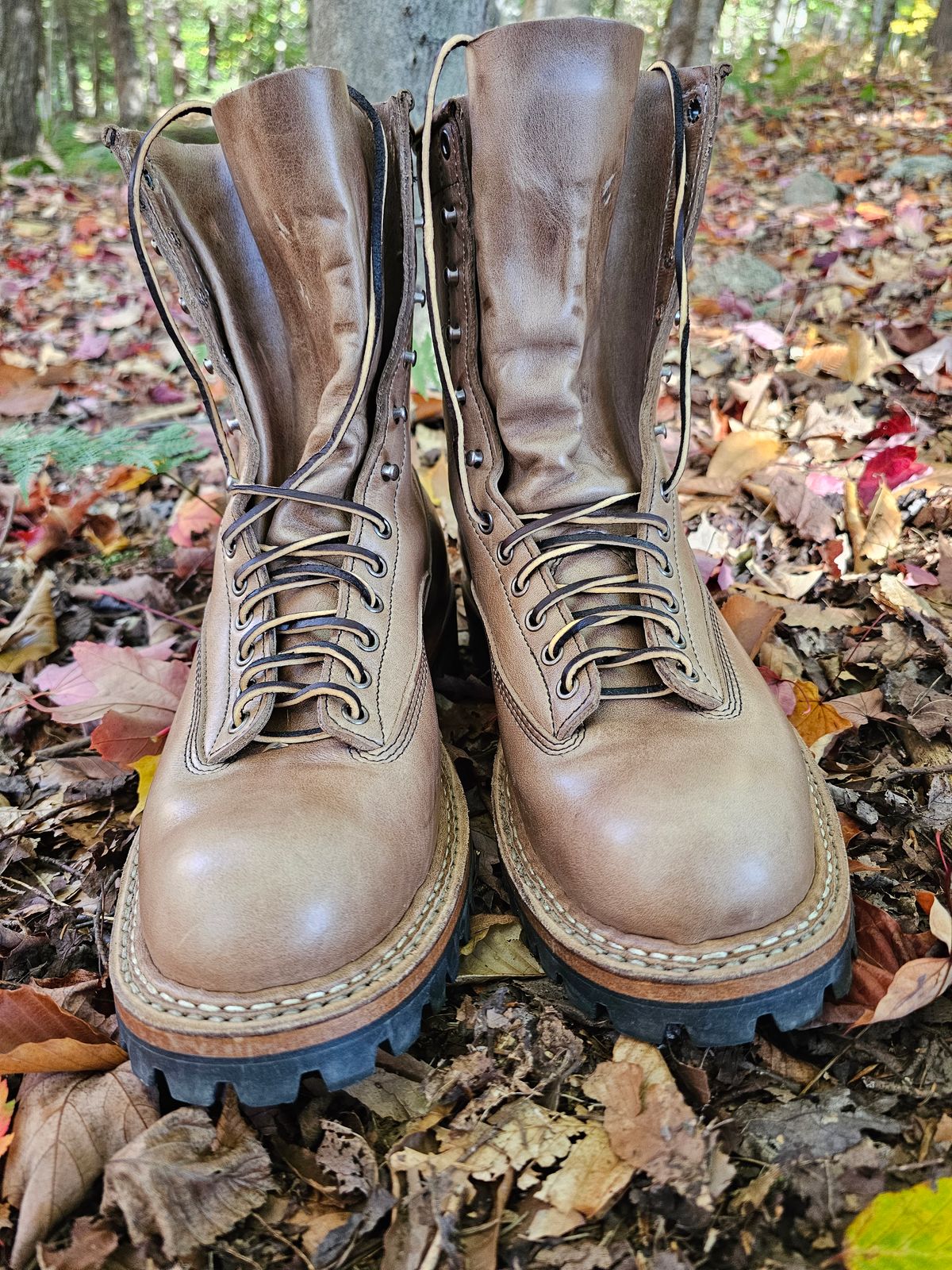 Photo by jho27 on October 1, 2023 of the White's Bounty Hunter in Horween Natural Chromexcel.