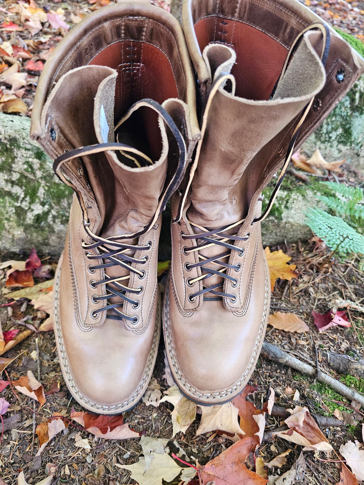Photo by jho27 on October 1, 2023 of the White's Bounty Hunter in Horween Natural Chromexcel.