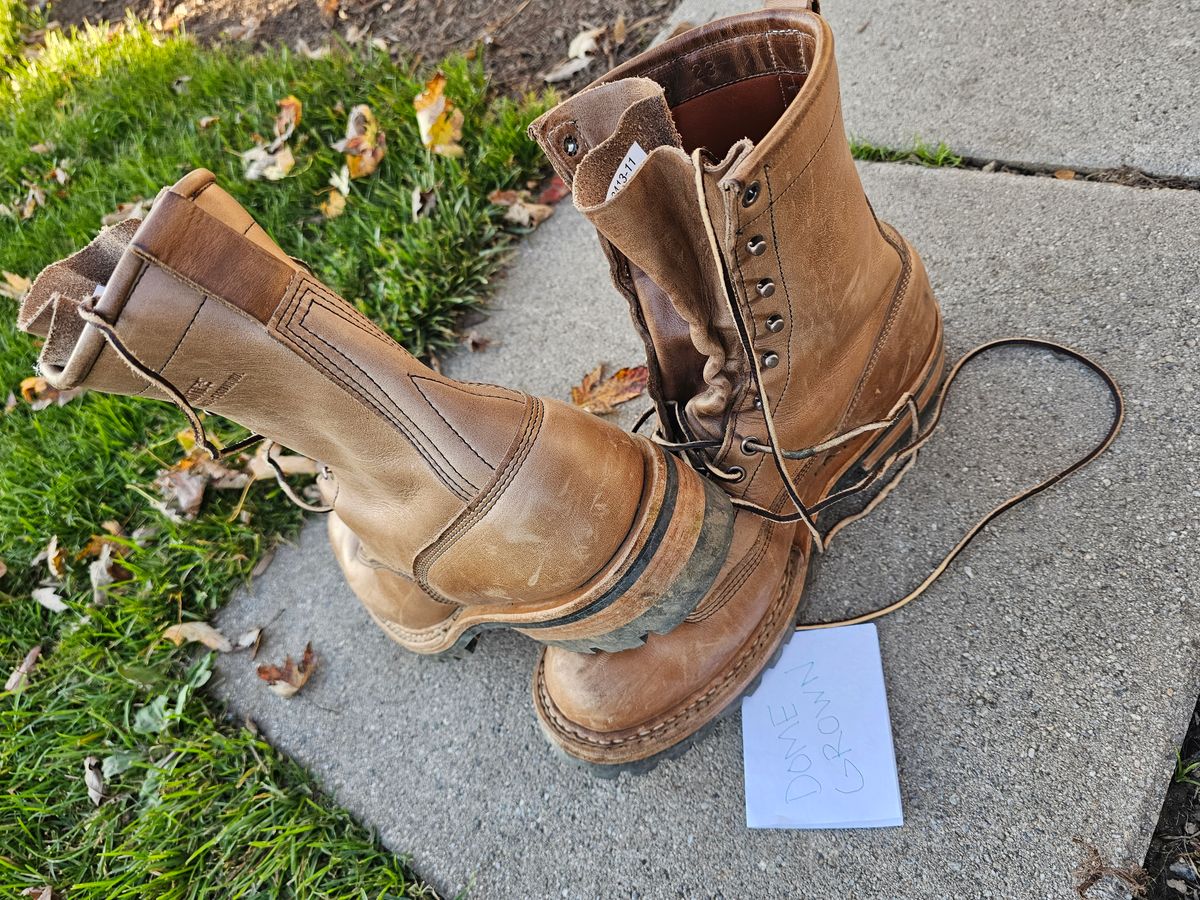 Photo by jho27 on November 5, 2023 of the White's Bounty Hunter in Horween Natural Chromexcel.