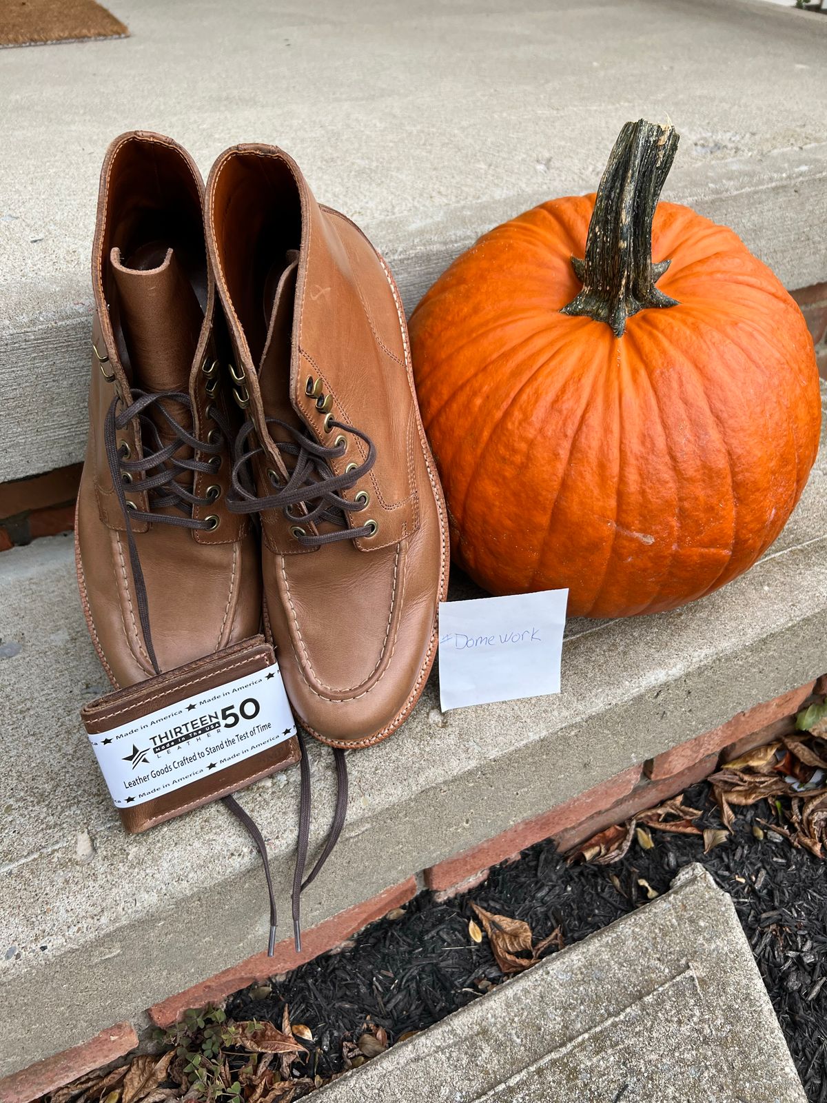 Photo by niko82 on October 1, 2022 of the Grant Stone Brass Boot in Horween Natural Chromexcel.