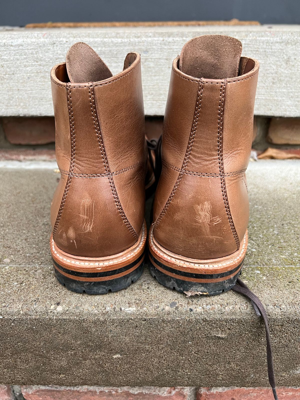 Photo by niko82 on November 1, 2022 of the Grant Stone Brass Boot in Horween Natural Chromexcel.