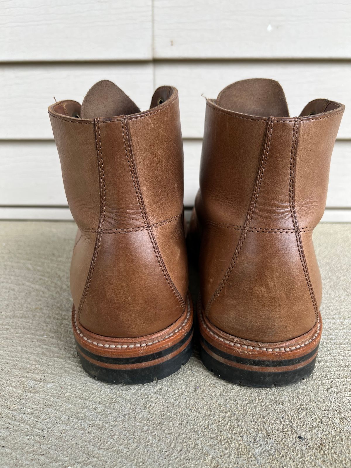 Photo by niko82 on April 1, 2023 of the Grant Stone Brass Boot in Horween Natural Chromexcel.