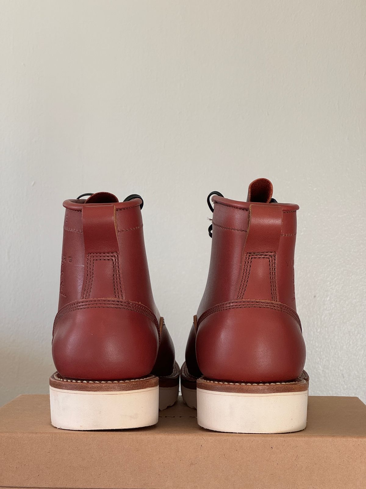 Photo by martin on November 2, 2023 of the Viberg Rigger in Seidel Red Dog Oil Tan.