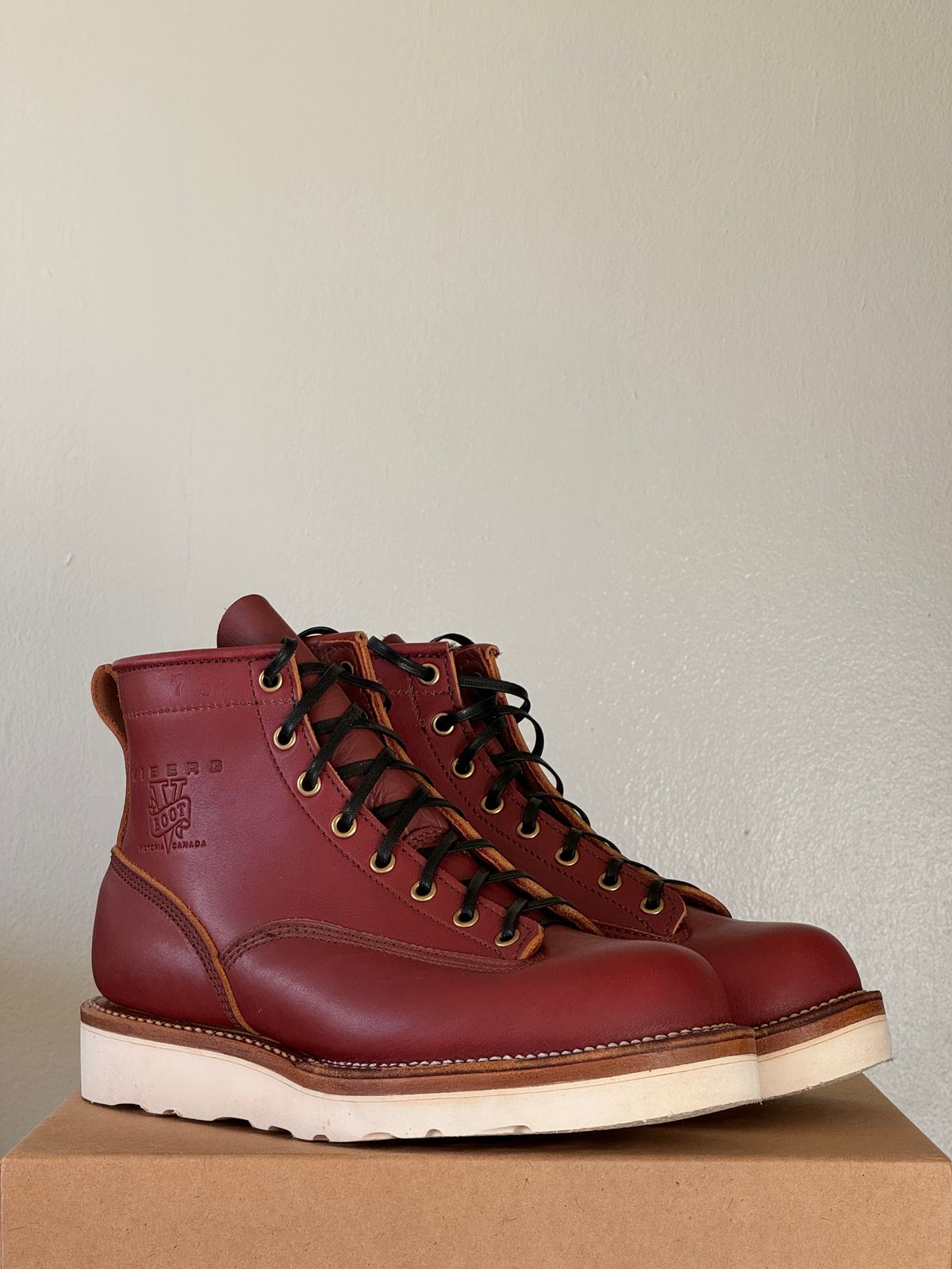 Photo by martin on November 2, 2023 of the Viberg Rigger in Seidel Red Dog Oil Tan.