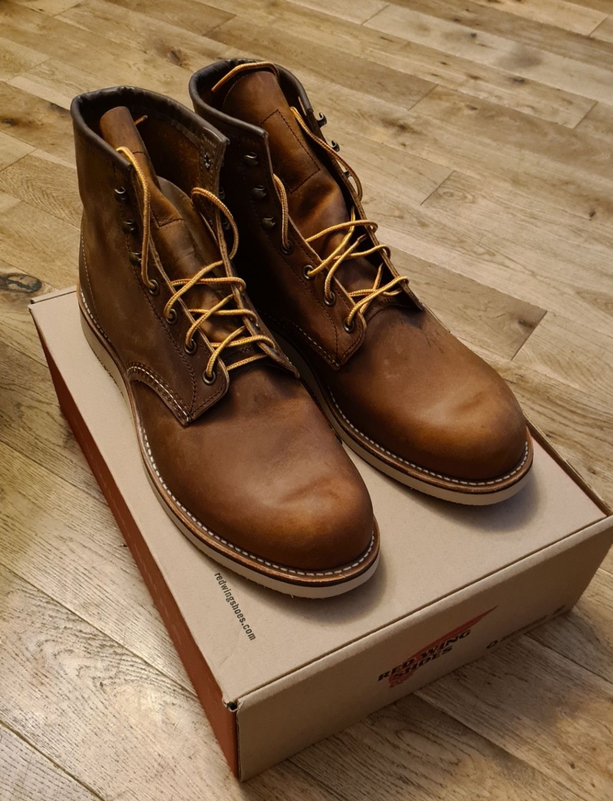 Photo by BCLEATHERGOODS on December 16, 2021 of the Red Wing Unlisted Model in S.B. Foot Copper Rough and Tough.