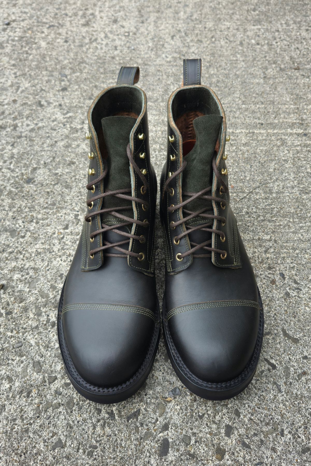 Photo by BCLEATHERGOODS on October 1, 2025 of the Bordon Tukano Boots in Wickett & Craig Olive Double Stuffed.