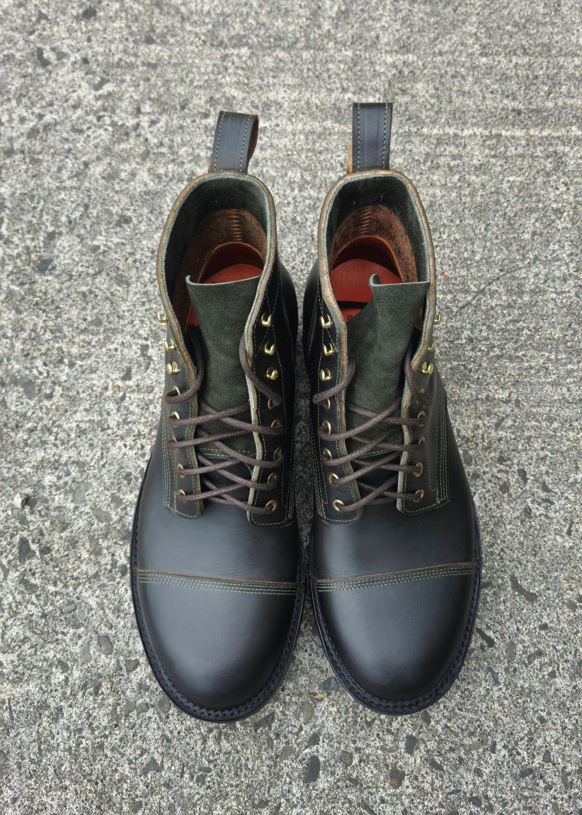 Photo by BCLEATHERGOODS on October 1, 2025 of the Bordon Tukano Boots in Wickett & Craig Olive Double Stuffed.