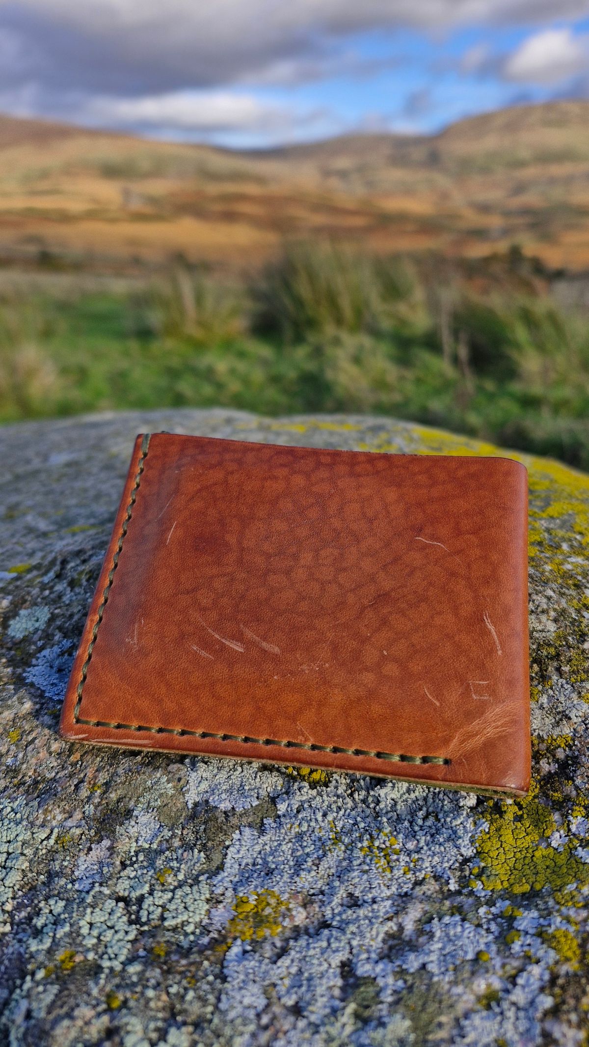 Photo by BCLEATHERGOODS on November 2, 2025 of the BCLeathergoods Wallet in Horween Natural Dublin & Badalassi Carlo Olive Green Minerva.
