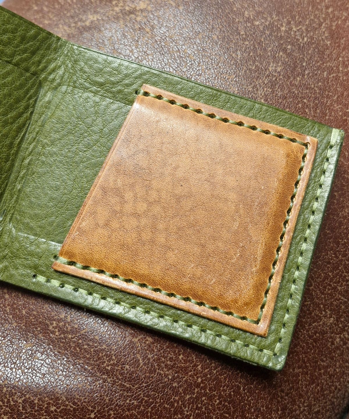Photo by BCLEATHERGOODS on November 2, 2025 of the BCLeathergoods Wallet in Horween Natural Dublin & Badalassi Carlo Olive Green Minerva.