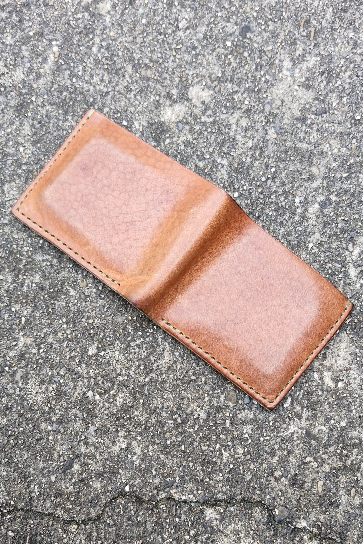 Photo by BCLEATHERGOODS on January 4, 2026 of the BCLeathergoods Wallet in Horween Natural Dublin & Badalassi Carlo Olive Green Minerva.