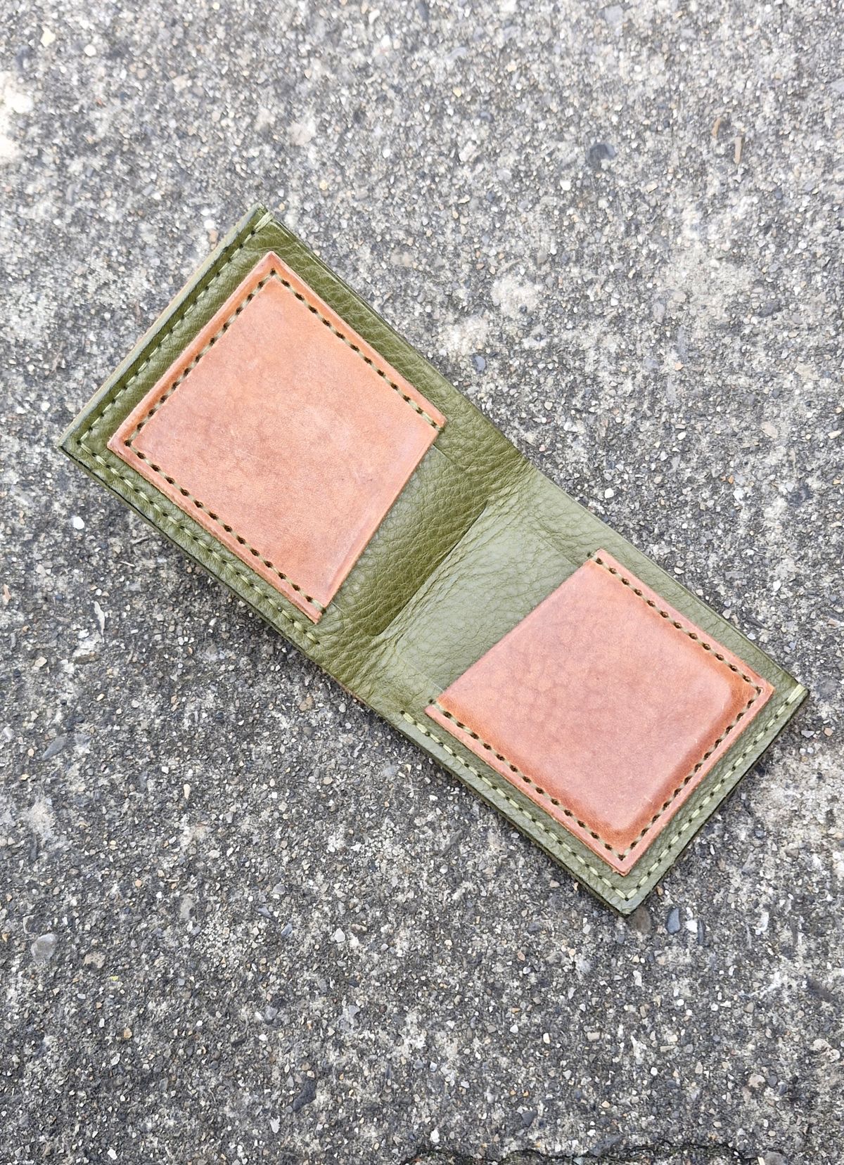 Photo by BCLEATHERGOODS on January 4, 2026 of the BCLeathergoods Wallet in Horween Natural Dublin & Badalassi Carlo Olive Green Minerva.