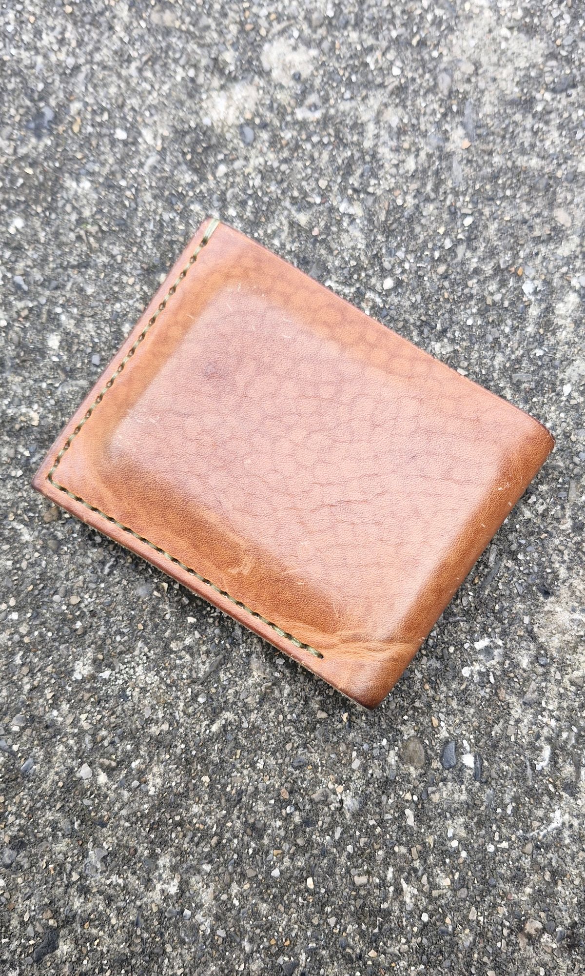 Photo by BCLEATHERGOODS on January 4, 2026 of the BCLeathergoods Wallet in Horween Natural Dublin & Badalassi Carlo Olive Green Minerva.