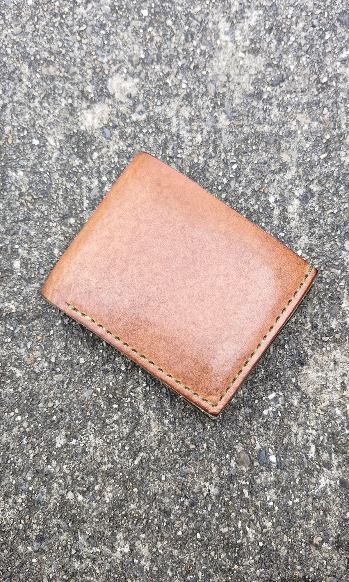 Photo by BCLEATHERGOODS on January 4, 2026 of the BCLeathergoods Wallet in Horween Natural Dublin & Badalassi Carlo Olive Green Minerva.