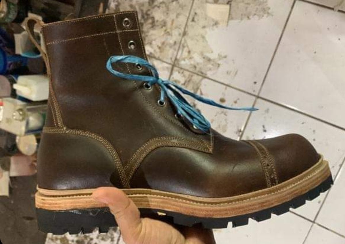 Photo by BCLEATHERGOODS on December 17, 2022 of the Imperium Hawke in Horween Cinnamon Waxed Flesh.