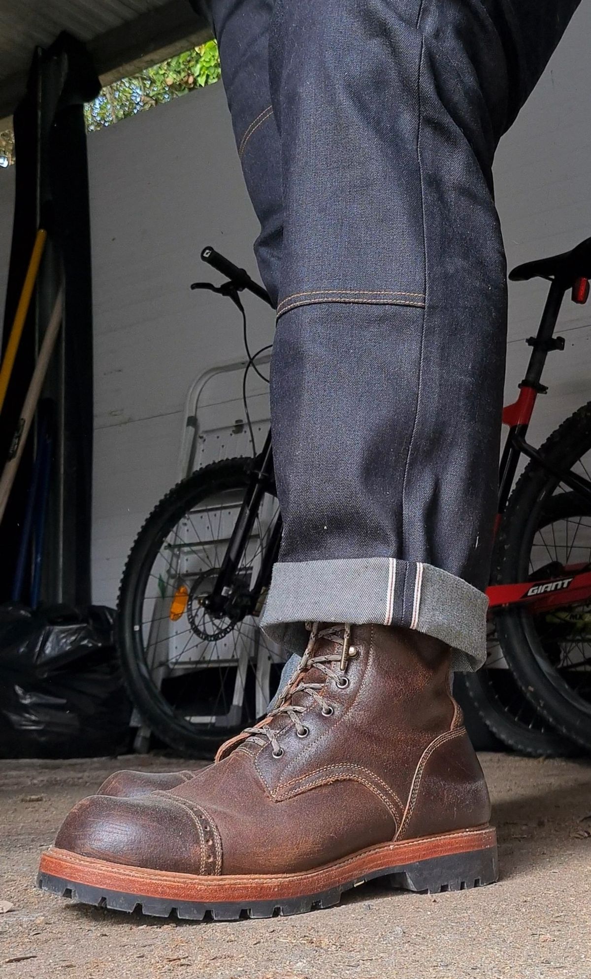Photo by BCLEATHERGOODS on October 8, 2023 of the Imperium Hawke in Horween Cinnamon Waxed Flesh.