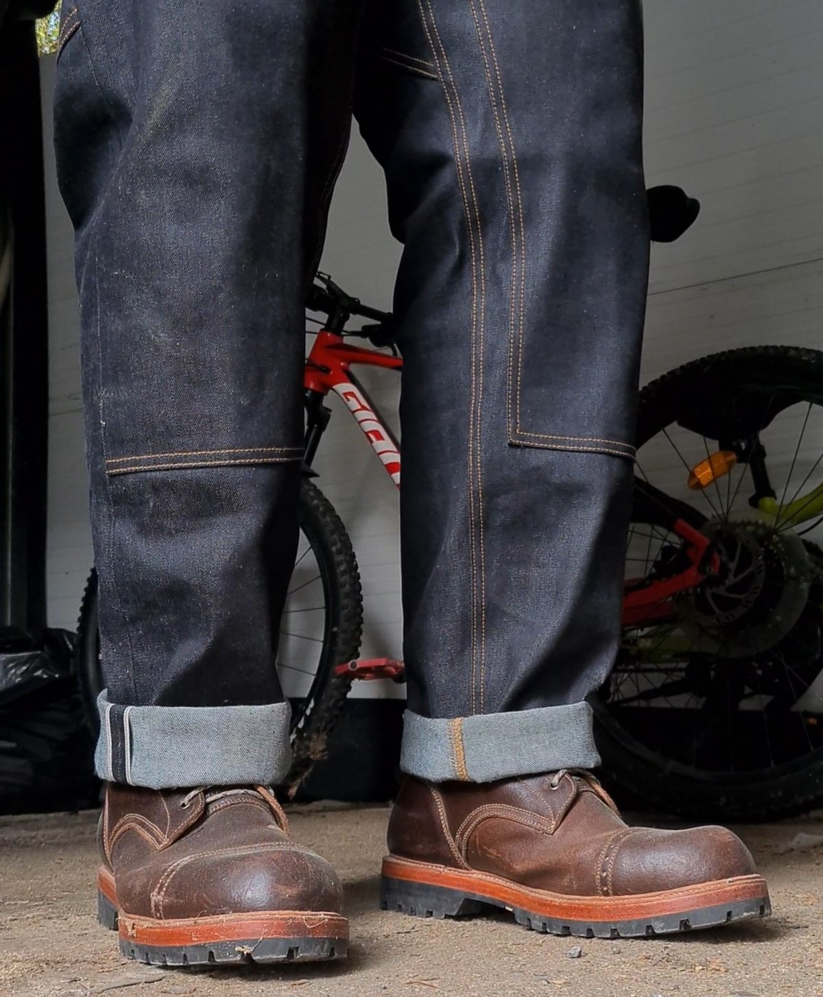 Photo by BCLEATHERGOODS on October 8, 2023 of the Imperium Hawke in Horween Cinnamon Waxed Flesh.