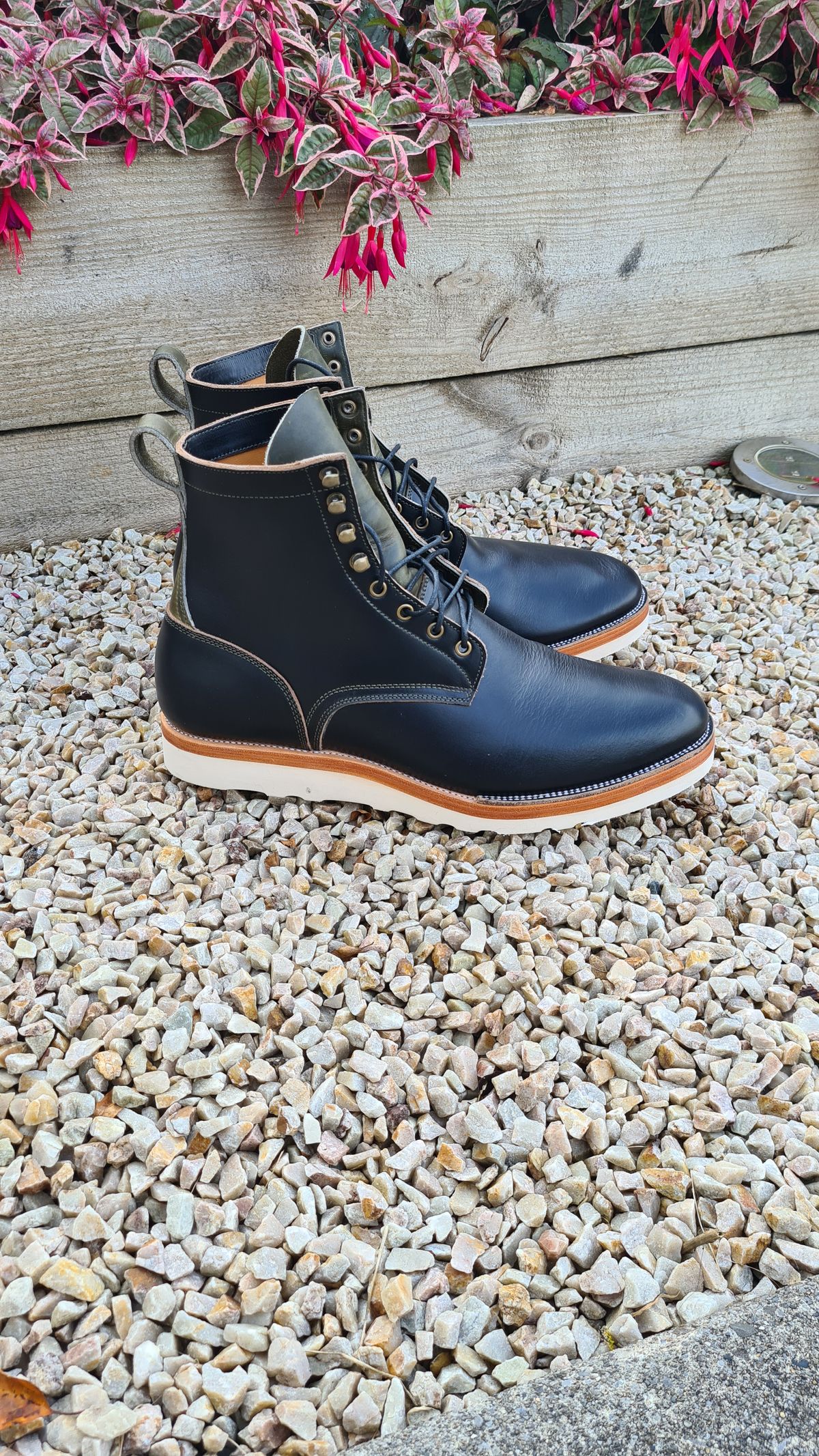 Photo by BCLEATHERGOODS on July 20, 2023 of the Imperium Unknown Model in Horween Black Chromexcel.