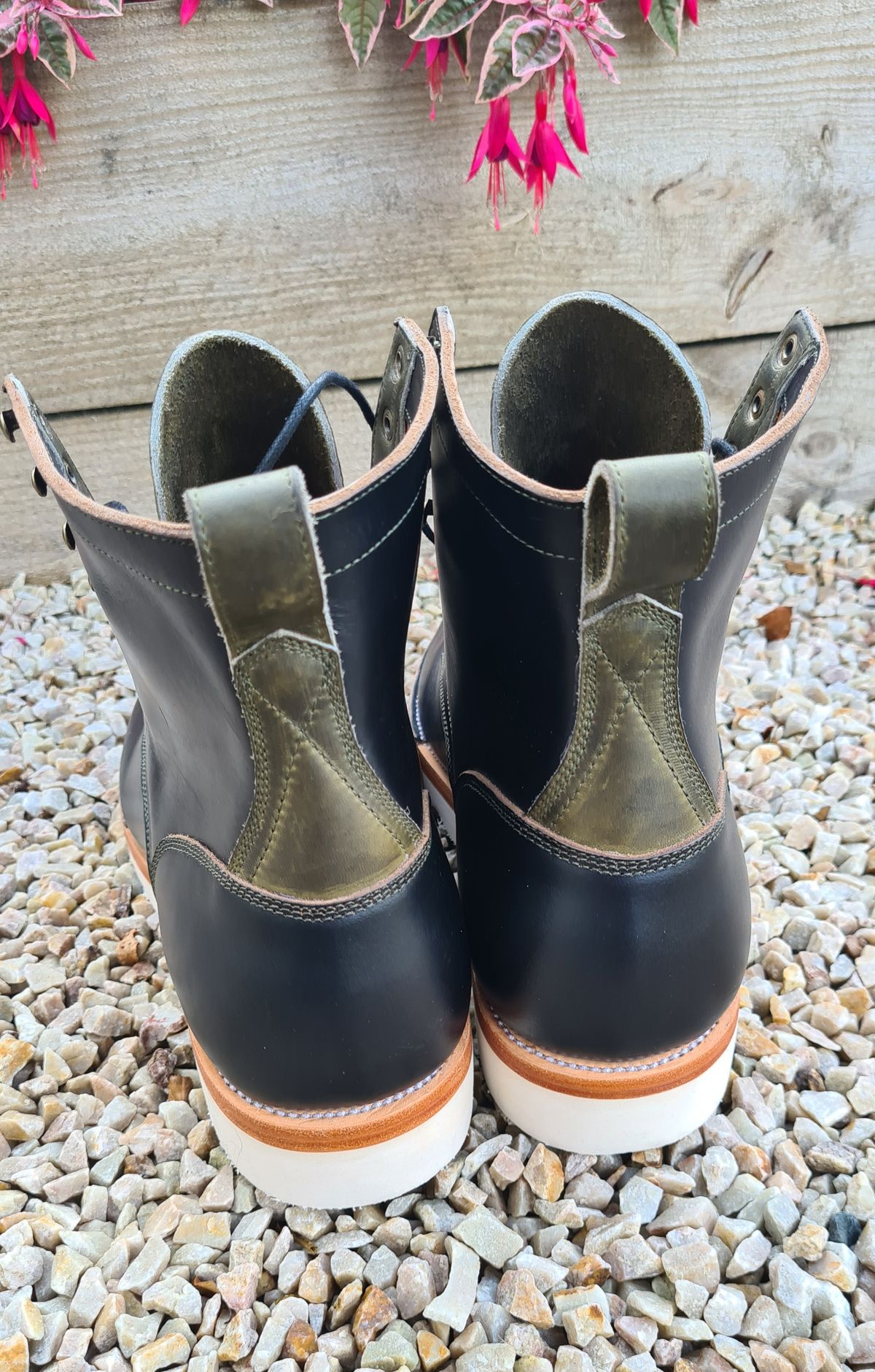 Photo by BCLEATHERGOODS on July 20, 2023 of the Imperium Unknown Model in Horween Black Chromexcel.