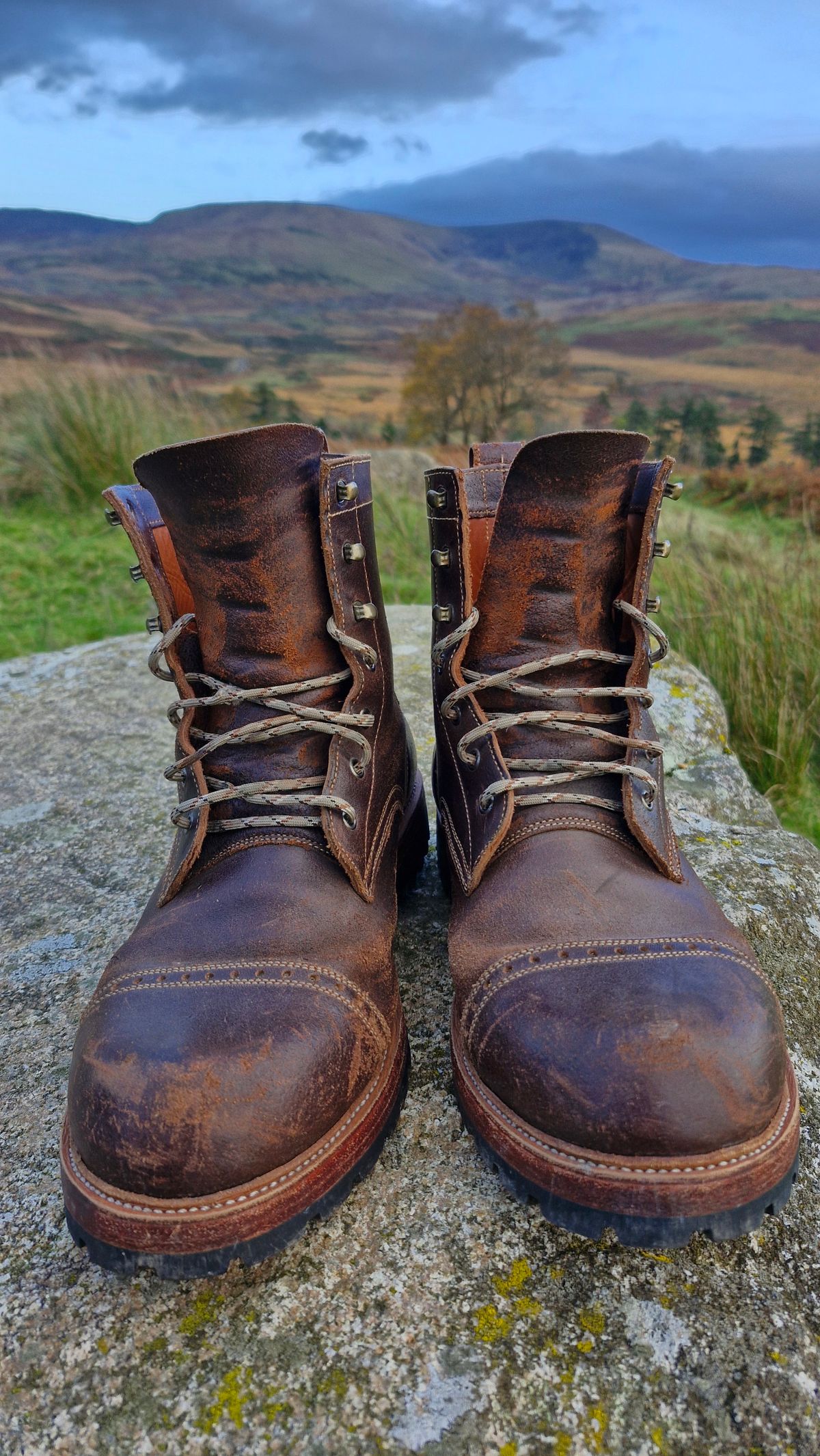 Photo by BCLEATHERGOODS on November 2, 2025 of the Imperium Hawke in Horween Cinnamon Waxed Flesh.