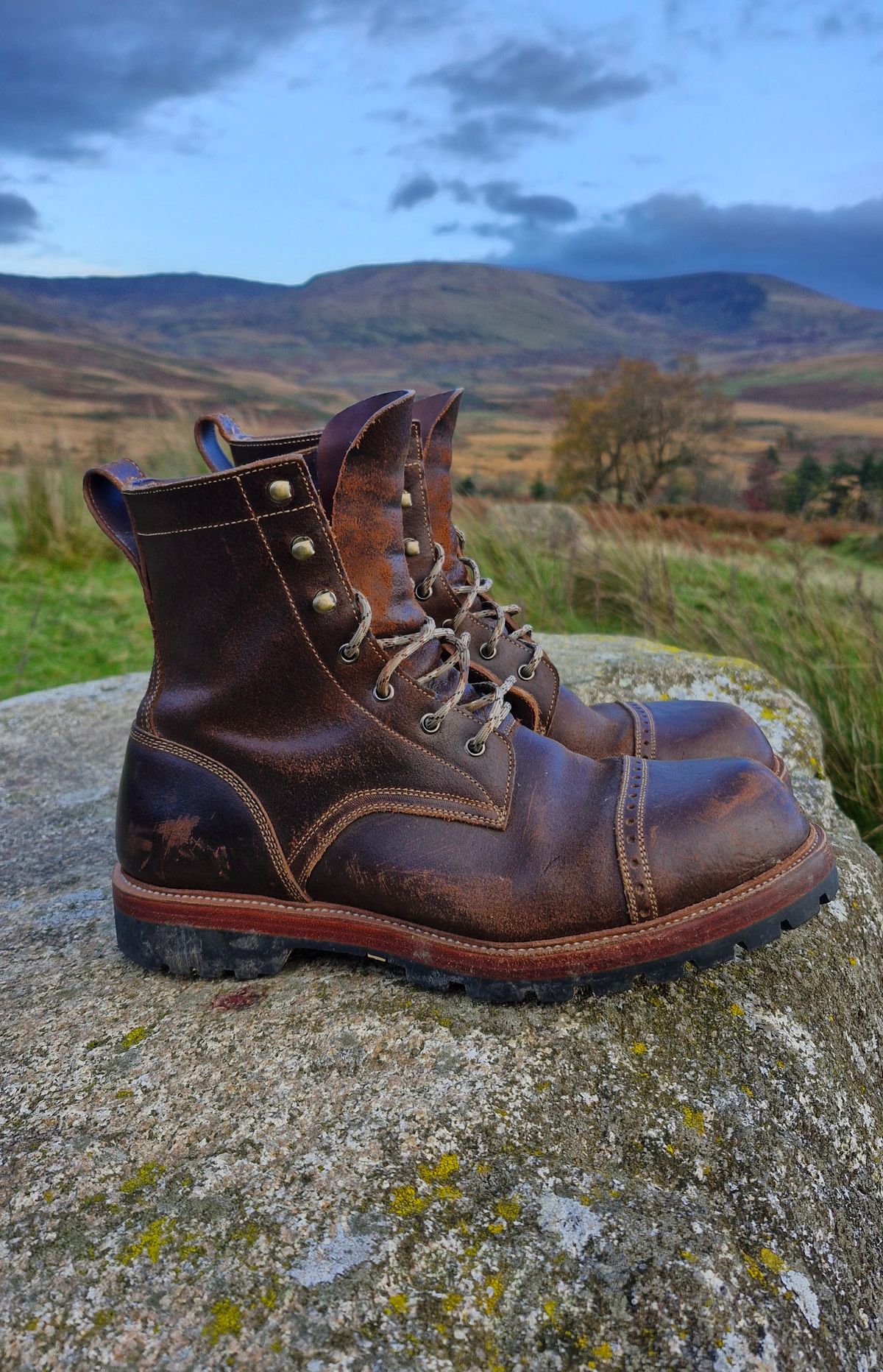 Photo by BCLEATHERGOODS on November 2, 2025 of the Imperium Hawke in Horween Cinnamon Waxed Flesh.