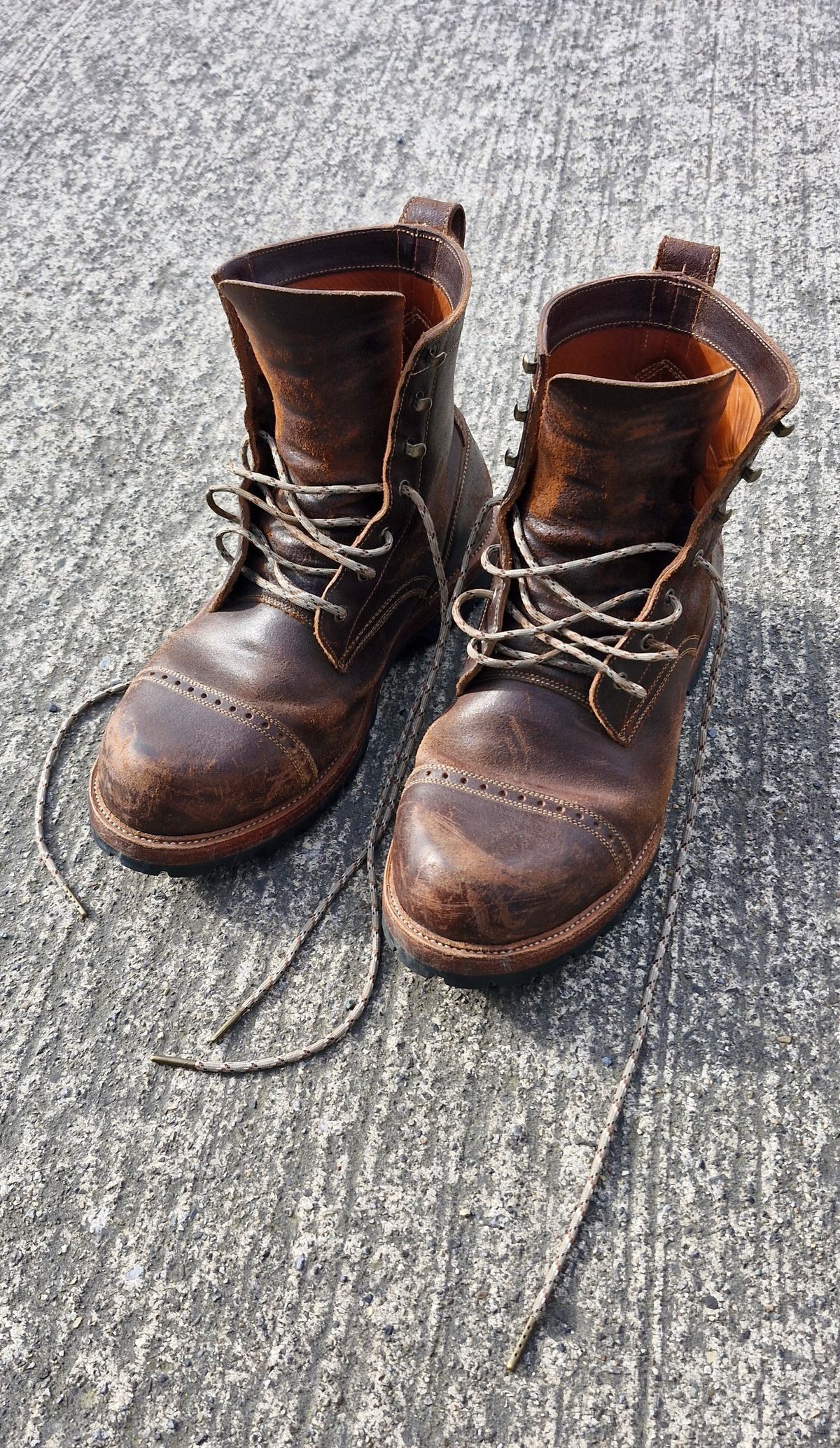 Photo by BCLEATHERGOODS on March 2, 2026 of the Imperium Hawke in Horween Cinnamon Waxed Flesh.