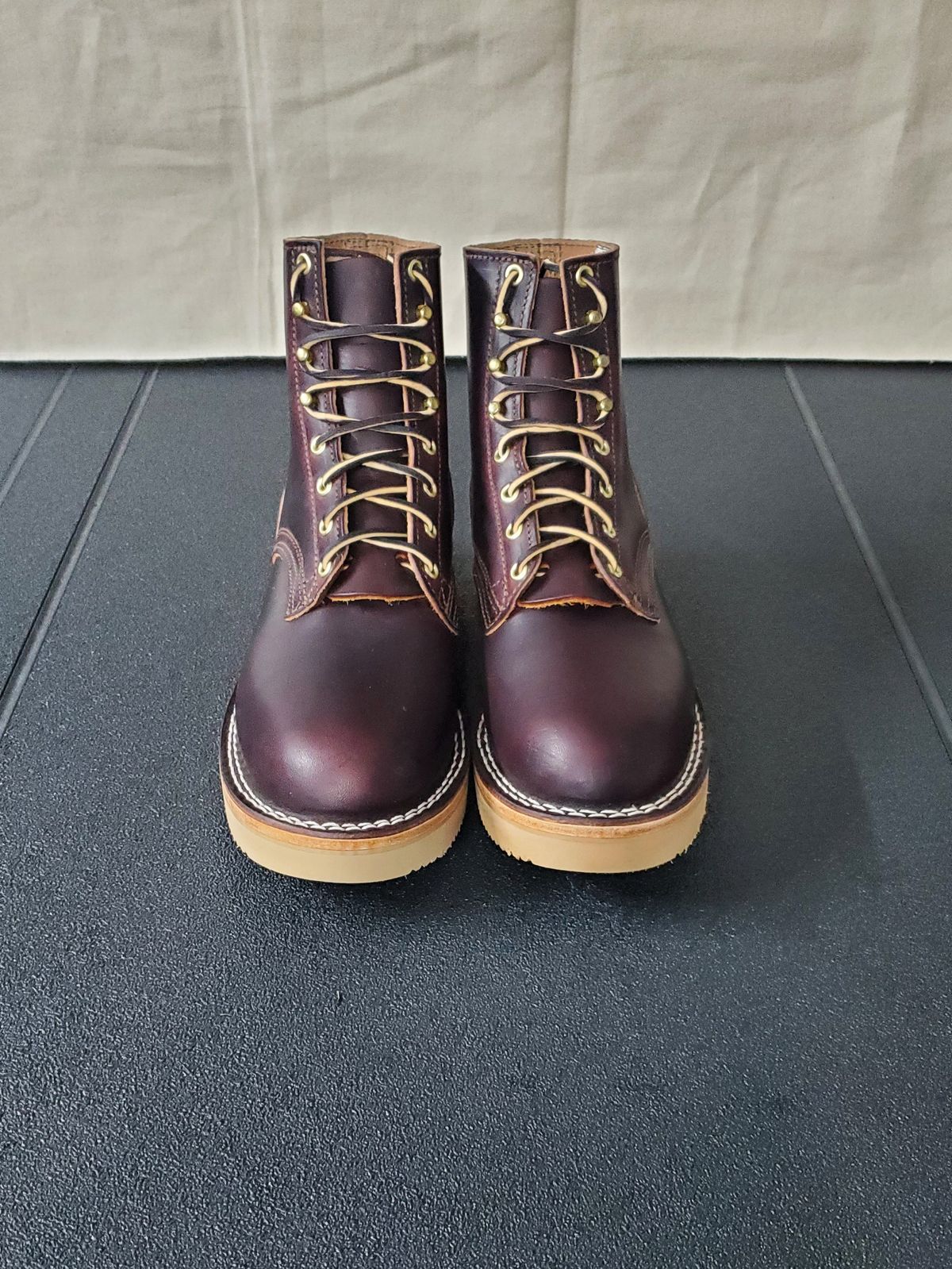 Photo by 907rx7 on October 1, 2023 of the Nicks Free Range in Wickett & Craig Burgundy Double Stuffed.