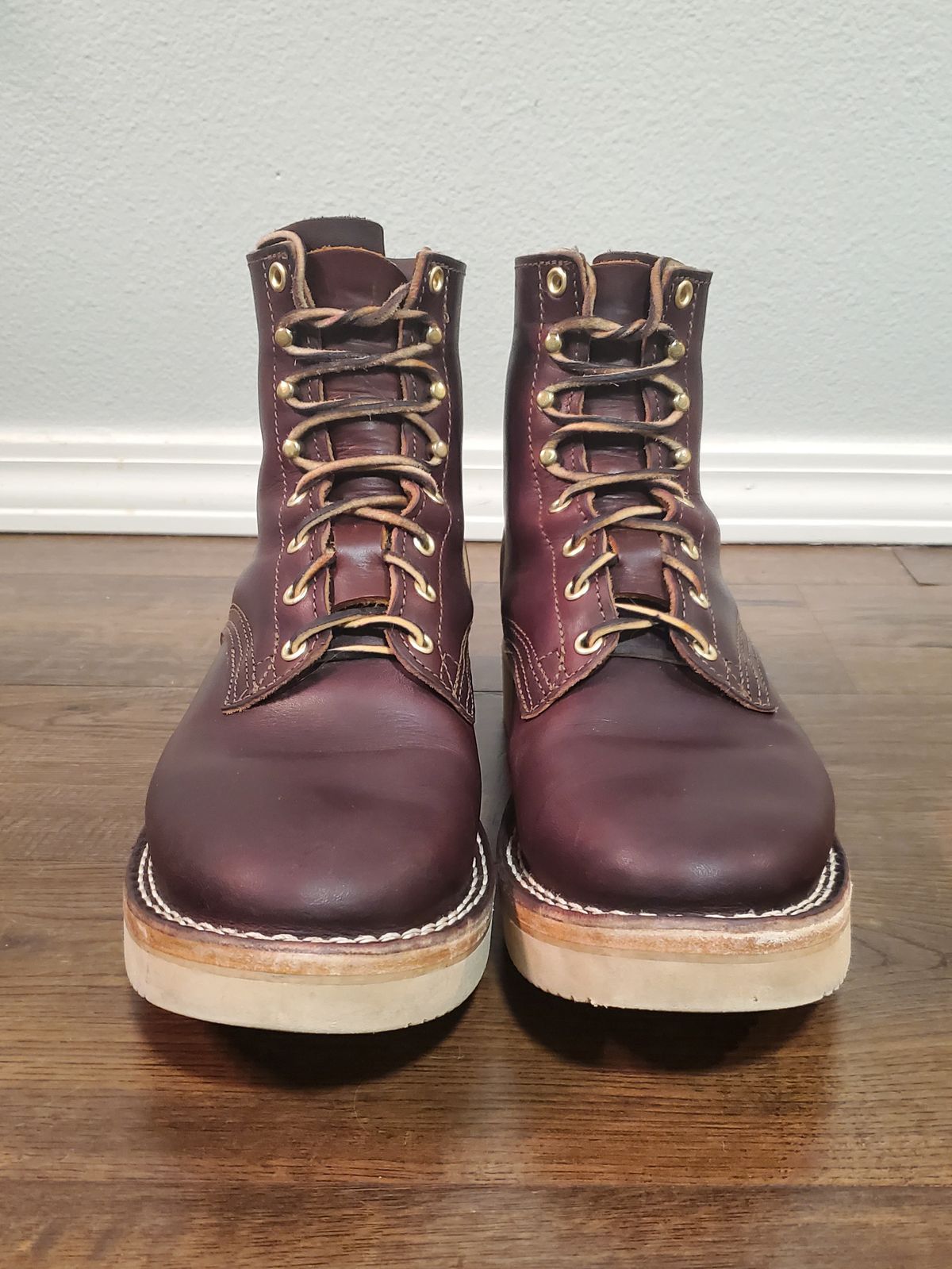 Photo by 907rx7 on November 4, 2023 of the Nicks Free Range in Wickett & Craig Burgundy Double Stuffed.