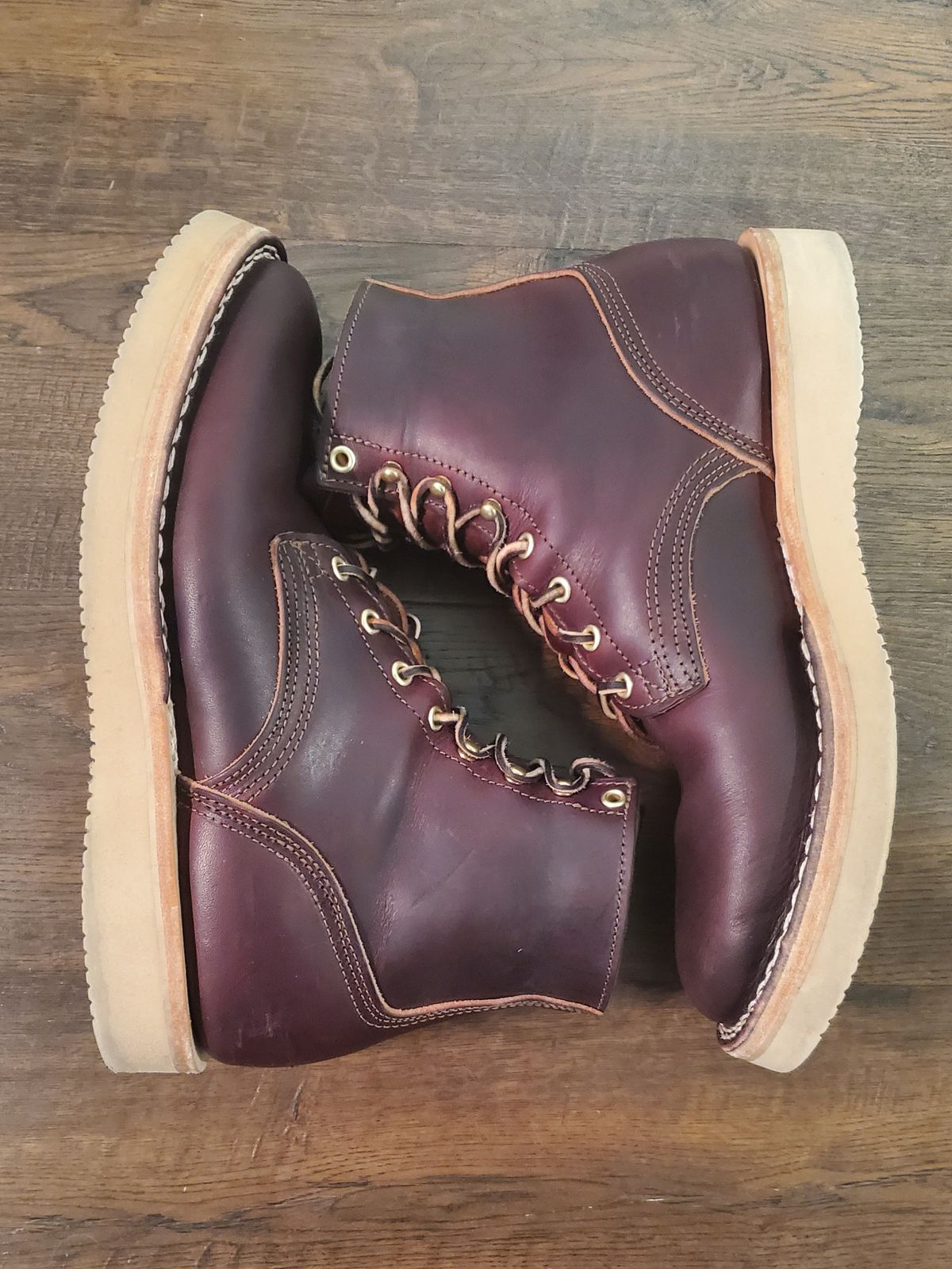 Photo by 907rx7 on November 4, 2023 of the Nicks Free Range in Wickett & Craig Burgundy Double Stuffed.